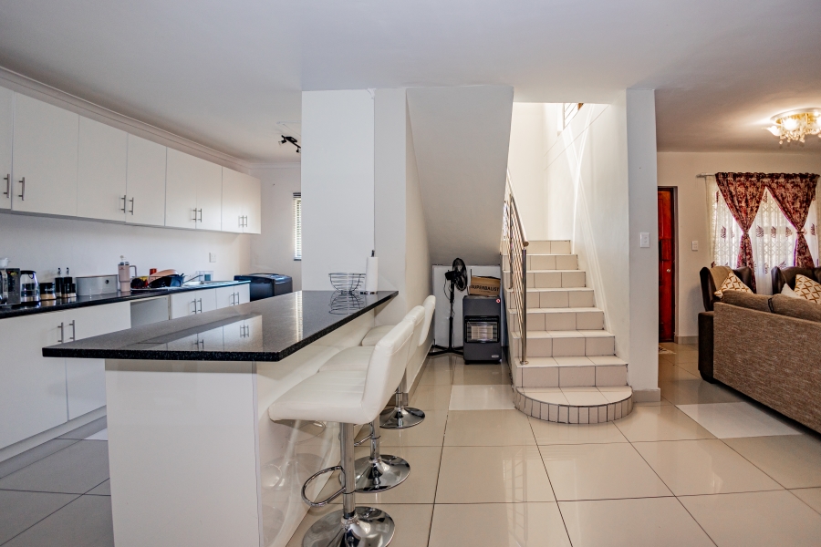 6 Bedroom Property for Sale in Sanddrift Western Cape